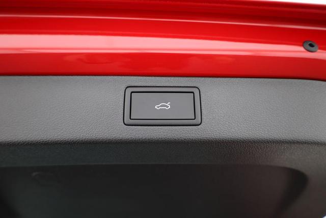 Skoda Kamiq Monte Carlo 1.5 TSI DSG Carlo, Pano, AHK, Matrix, Navi, Side, 18-Zoll, 5 J.-Garantie 