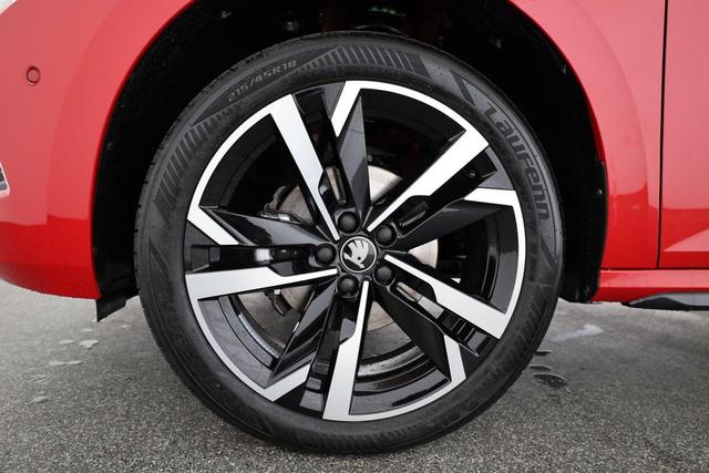 Skoda Kamiq Monte Carlo 1.5 TSI DSG Carlo, Pano, AHK, Matrix, Navi, Side, 18-Zoll, 5 J.-Garantie 