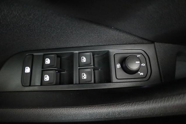 Skoda Kamiq Selection 1.0 TSI DSG Selection, LED, Kamera, Ladeboden, 16-Zoll, 4 J.-Garantie 