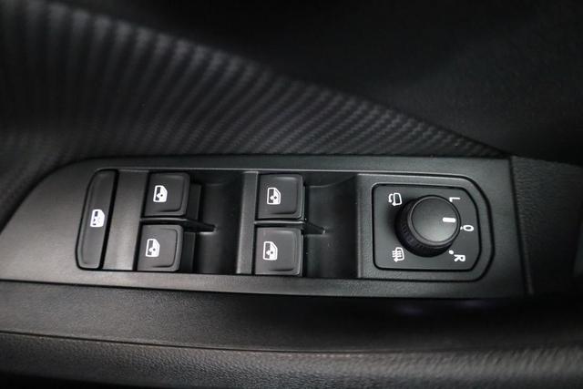 Skoda Kamiq Monte Carlo 1.0 TSI DSG Carlo, Pano, Matrix, Navi, Kamera, 17-Zoll, 5 J.-Garantie 