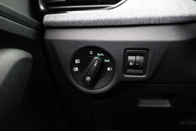 Skoda Kamiq Selection 1.0 TSI DSG Selection, LED, Kamera, Ladeboden, 16-Zoll, 4 J.-Garantie 