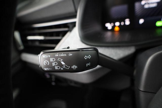 Skoda Kamiq Selection 1.0 TSI DSG Selection, LED, Kamera, Ladeboden, 16-Zoll, 4 J.-Garantie 