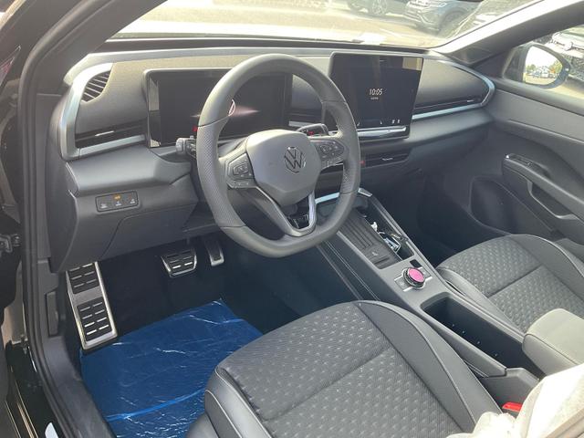 Volkswagen T-Roc - 1.5 eTSI 110 kW R-Line DSG Black, AHK, IQ.Light, Kamera, el. Klappe, 19-Zoll
