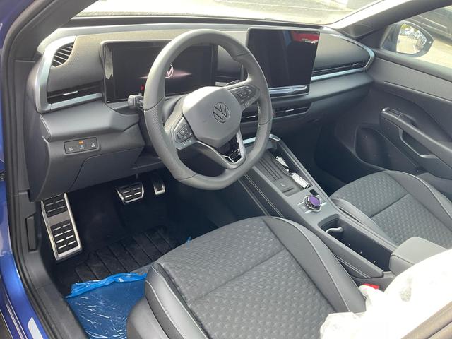 Volkswagen T-Roc - 1.5 eTSI 110 kW R-Line DSG Black, AHK, IQ.Light, Kamera, el. Klappe, 19-Zoll