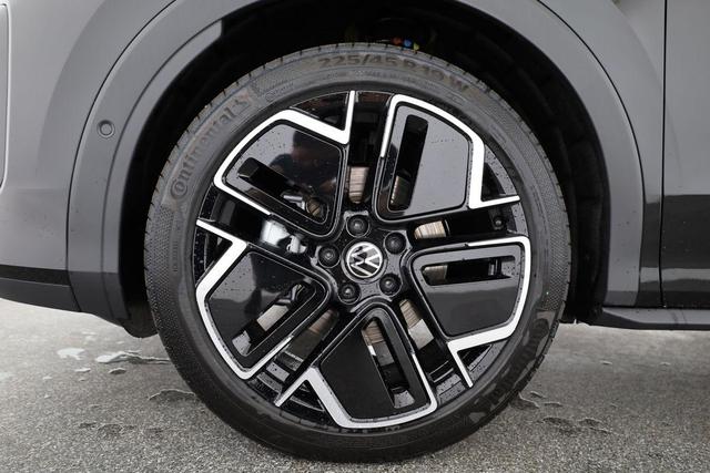 Volkswagen T-Roc 1.5 eTSI 110 kW R-Line DSG Black, AHK, IQ.Light, Kamera, el. Klappe, 19-Zoll 