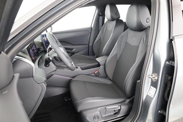 Volkswagen T-Roc 1.5 eTSI 110 kW R-Line DSG Black, AHK, IQ.Light, Kamera, el. Klappe, 19-Zoll 