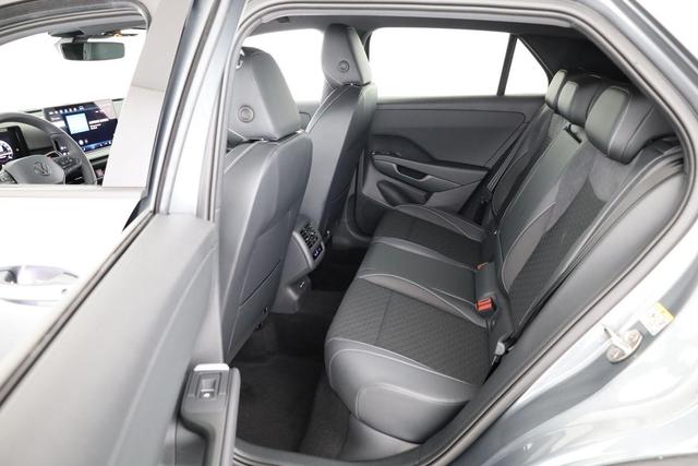 Volkswagen T-Roc 1.5 eTSI 110 kW R-Line DSG Black, AHK, IQ.Light, Kamera, el. Klappe, 19-Zoll 