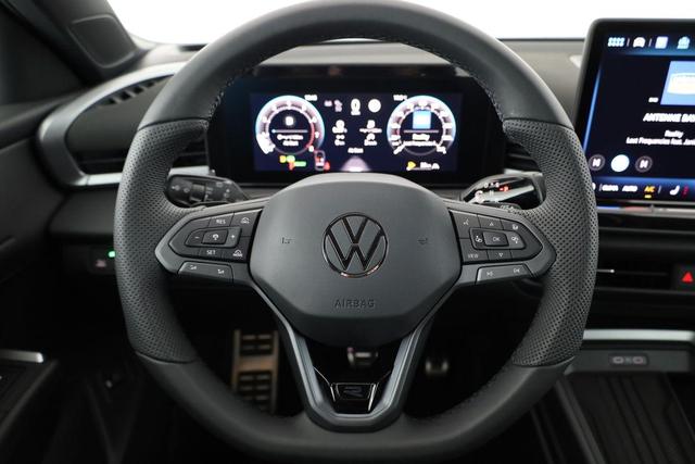 Volkswagen T-Roc 1.5 eTSI 110 kW R-Line DSG Black, AHK, IQ.Light, Kamera, el. Klappe, 19-Zoll 