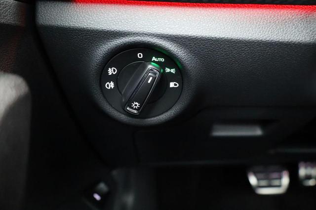 Skoda Kamiq Monte Carlo 1.5 TSI DSG Carlo, Pano, AHK, Matrix, Navi, Side, 18-Zoll, 5 J.-Garantie 
