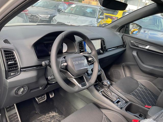Skoda Karoq - Sportline 1.5 TSI DSG Sportline, AHK, Navi, CANTON, Matrix, AreaView, Side, Kamera, el. Klappe, FS-beheizbar, 5 J.-Garantie