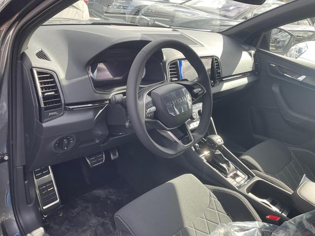 Skoda Karoq - Sportline 1.5 TSI DSG Sportline, Pano, AHK, Navi, CANTON, Matrix, AreaView, Side, Kamera, el. Klappe, FS-beheizbar, 5 J.-Garantie
