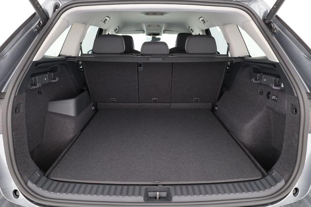 Skoda Kodiaq 1.5 TSI mHEV 110 kW Selection DSG Selection, AHK, Navi, Side, el. Klappe, Kamera, 18-Zoll, 5 J.-Garantie 