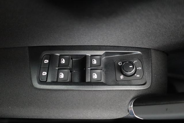 Volkswagen Touran Comfortline BMT/Start-Stopp 1.5 TSI DSG Comfortline, AHK, Navi, Side, Kamera, easyOpen, 17-Zoll, 4.J-Garantie 