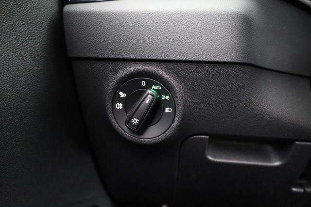 Skoda Karoq Sportline 1.5 TSI DSG Sportline, Navi, CANTON, Matrix, AreaView, Side, el. Klappe, FS-beheizbar, 5 J.-Garantie 