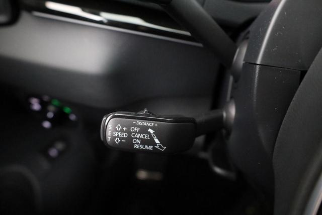Skoda Karoq Sportline 1.5 TSI DSG Sportline, Navi, CANTON, Matrix, AreaView, Side, el. Klappe, FS-beheizbar, 5 J.-Garantie 