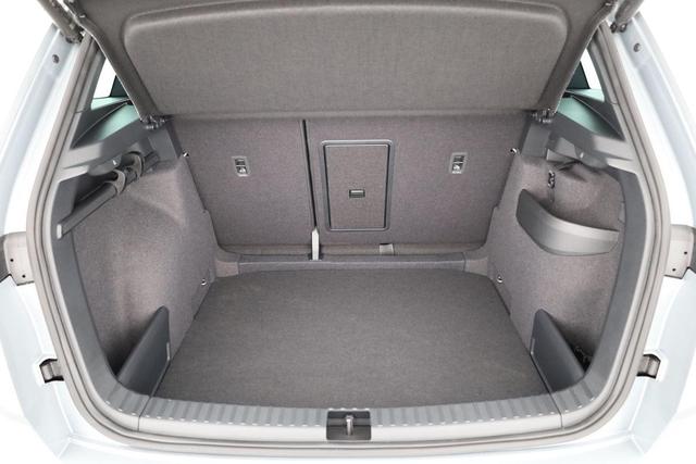 Skoda Karoq Sportline 1.5 TSI DSG Sportline, Navi, CANTON, Matrix, AreaView, Side, el. Klappe, FS-beheizbar, 5 J.-Garantie 