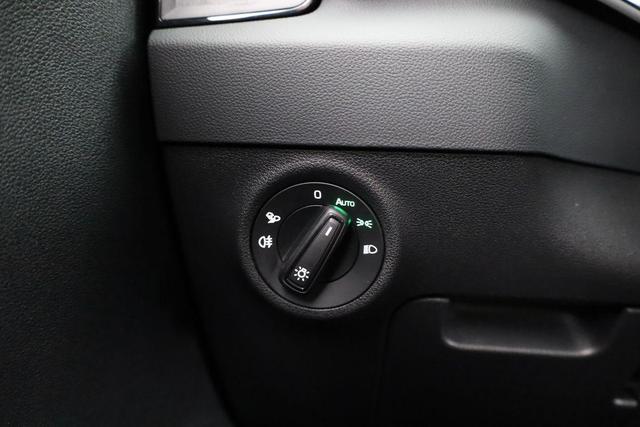 Skoda Karoq Sportline 1.5 TSI DSG Sportline, Navi, CANTON, Matrix, AreaView, Side, el. Klappe, FS-beheizbar, 5 J.-Garantie 