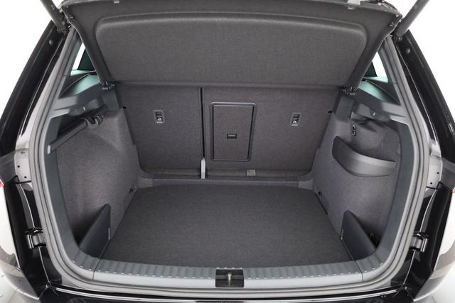 Skoda Karoq Sportline 1.5 TSI DSG Sportline, AHK, Navi, CANTON, Matrix, AreaView, Side, Kamera, el. Klappe, FS-beheizbar, 5 J.-Garantie 