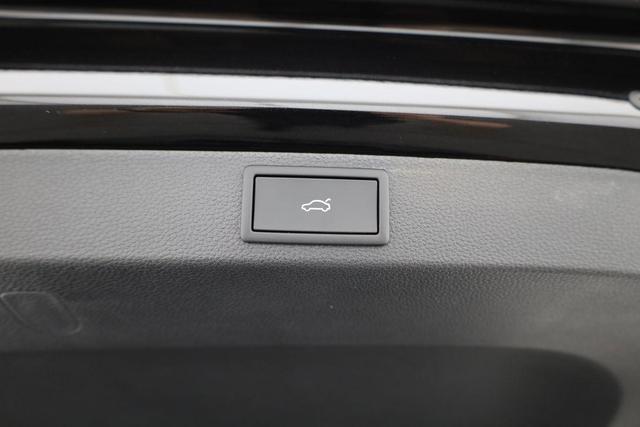 Skoda Karoq Sportline 1.5 TSI DSG Sportline, AHK, Navi, CANTON, Matrix, AreaView, Side, Kamera, el. Klappe, FS-beheizbar, 5 J.-Garantie 