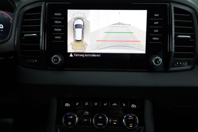 Skoda Karoq Sportline 1.5 TSI DSG Sportline, AHK, Navi, CANTON, Matrix, AreaView, Side, Kamera, el. Klappe, FS-beheizbar, 5 J.-Garantie 