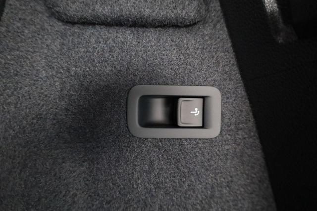 Skoda Karoq Sportline 1.5 TSI DSG Sportline, AHK, Navi, CANTON, Matrix, AreaView, Side, Kamera, el. Klappe, FS-beheizbar, 5 J.-Garantie 