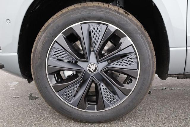 Skoda Karoq Sportline 1.5 TSI DSG Sportline, AHK, Navi, CANTON, Matrix, AreaView, Side, Kamera, el. Klappe, FS-beheizbar, 5 J.-Garantie 