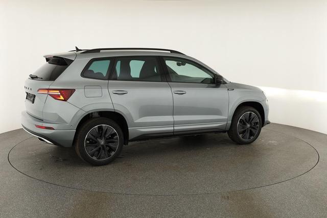 Skoda Karoq Sportline 1.5 TSI DSG Sportline, AHK, Navi, CANTON, Matrix, AreaView, Side, Kamera, el. Klappe, FS-beheizbar, 5 J.-Garantie 