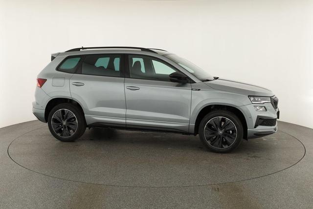 Skoda Karoq Sportline 1.5 TSI DSG Sportline, AHK, Navi, CANTON, Matrix, AreaView, Side, Kamera, el. Klappe, FS-beheizbar, 5 J.-Garantie 