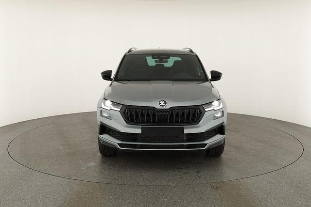 Skoda Karoq Sportline 1.5 TSI DSG Sportline, AHK, Navi, CANTON, Matrix, AreaView, Side, Kamera, el. Klappe, FS-beheizbar, 5 J.-Garantie 