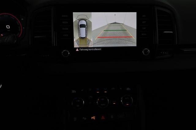 Skoda Karoq Sportline 1.5 TSI DSG Sportline, Pano, AHK, Navi, CANTON, Matrix, AreaView, Side, el. Klappe, FS-beheizbar, 5 J.-Garantie 