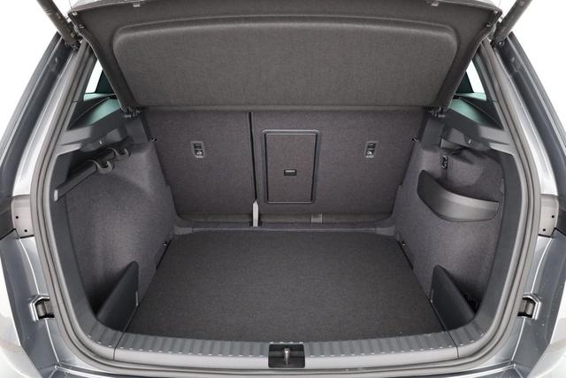 Skoda Karoq Sportline 1.5 TSI DSG Sportline, Pano, AHK, Navi, CANTON, Matrix, AreaView, Side, el. Klappe, FS-beheizbar, 5 J.-Garantie 