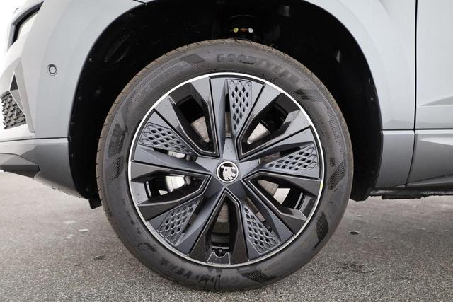 Skoda Karoq Sportline 1.5 TSI DSG Sportline, Pano, AHK, Navi, CANTON, Matrix, AreaView, Side, el. Klappe, FS-beheizbar, 5 J.-Garantie 