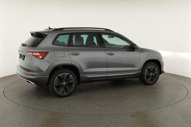 Skoda Karoq Sportline 1.5 TSI DSG Sportline, Pano, AHK, Navi, CANTON, Matrix, AreaView, Side, el. Klappe, FS-beheizbar, 5 J.-Garantie 