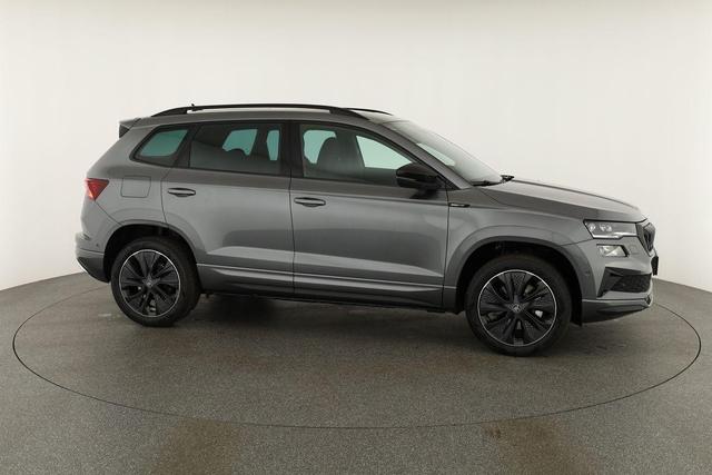 Skoda Karoq Sportline 1.5 TSI DSG Sportline, Pano, AHK, Navi, CANTON, Matrix, AreaView, Side, el. Klappe, FS-beheizbar, 5 J.-Garantie 