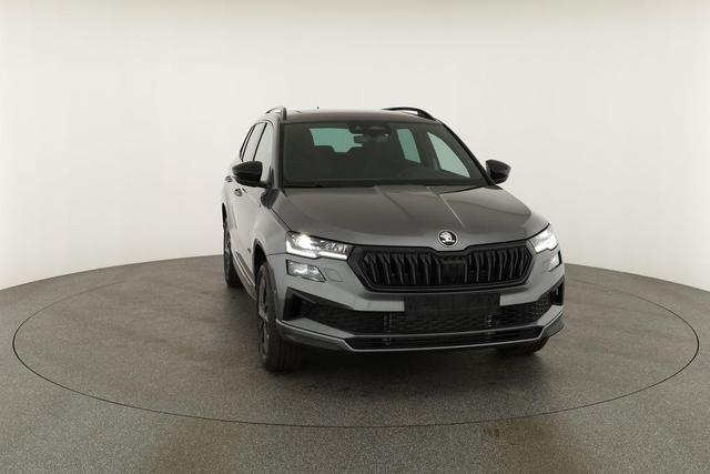 Skoda Karoq Sportline 1.5 TSI DSG Sportline, Pano, AHK, Navi, CANTON, Matrix, AreaView, Side, el. Klappe, FS-beheizbar, 5 J.-Garantie 
