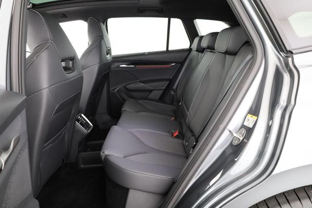 Skoda Enyaq RS RS, Leder, Maxx, AHK, Pano, Canton, HUD, AreaView, 20-Zoll, FS-beheizbar 