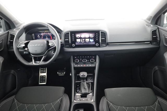 Skoda Karoq Sportline 1.5 TSI DSG Sportline, AHK, Navi, CANTON, Matrix, AreaView, Side, Kamera, el. Klappe, FS-beheizbar, 5 J.-Garantie 