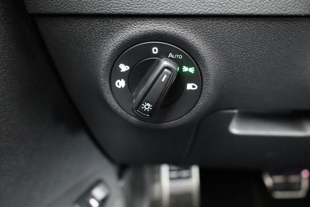 Skoda Karoq Sportline 1.5 TSI DSG Sportline, AHK, Navi, CANTON, Matrix, AreaView, Side, Kamera, el. Klappe, FS-beheizbar, 5 J.-Garantie 