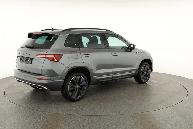 Skoda Karoq Sportline 1.5 TSI DSG Sportline, AHK, Navi, CANTON, Matrix, AreaView, Side, Kamera, el. Klappe, FS-beheizbar, 5 J.-Garantie 