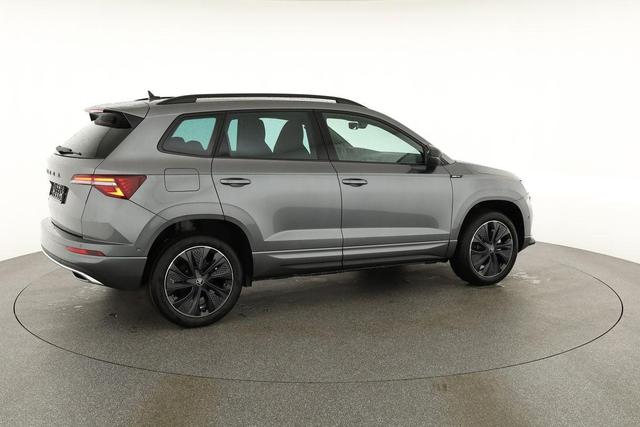 Skoda Karoq Sportline 1.5 TSI DSG Sportline, AHK, Navi, CANTON, Matrix, AreaView, Side, Kamera, el. Klappe, FS-beheizbar, 5 J.-Garantie 