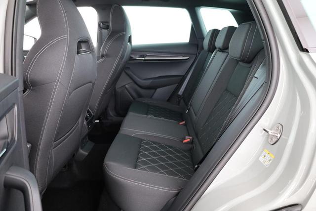 Skoda Karoq Sportline 1.5 TSI DSG Sportline, AHK, Navi, CANTON, Matrix, AreaView, Side, Kamera, el. Klappe, FS-beheizbar, 5 J.-Garantie 