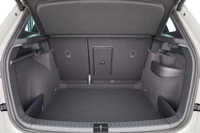 Skoda Karoq Sportline 1.5 TSI DSG Sportline, AHK, Navi, CANTON, Matrix, AreaView, Side, Kamera, el. Klappe, FS-beheizbar, 5 J.-Garantie 