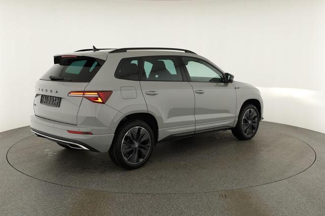 Skoda Karoq Sportline 1.5 TSI DSG Sportline, AHK, Navi, CANTON, Matrix, AreaView, Side, Kamera, el. Klappe, FS-beheizbar, 5 J.-Garantie 