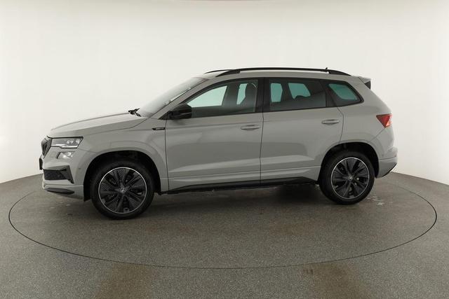 Skoda Karoq Sportline 1.5 TSI DSG Sportline, AHK, Navi, CANTON, Matrix, AreaView, Side, Kamera, el. Klappe, FS-beheizbar, 5 J.-Garantie 