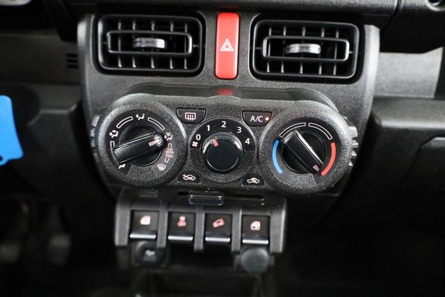 Suzuki Jimny Comfort AllGrip NFZ 1.5 4x4, AHK, Sitzheizung, 1. Hand 