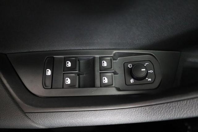 Skoda Karoq Selection 4x4 2.0 TDI DSG Selection, AHK, LED, Kamera, el. Klappe, 4 J.-Garantie 