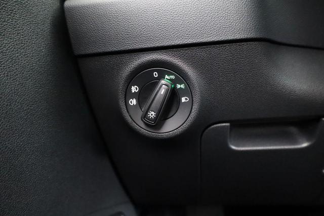Skoda Karoq Selection 4x4 2.0 TDI DSG Selection, AHK, LED, Kamera, el. Klappe, 4 J.-Garantie 