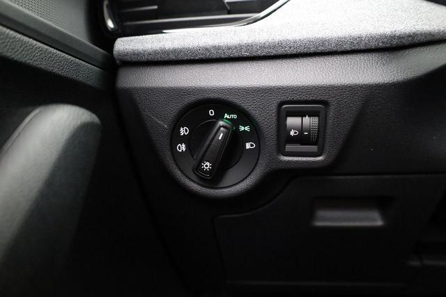 Skoda Kamiq Selection 1.5 TSI DSG Selection, LED, Kamera, 16-Zoll 