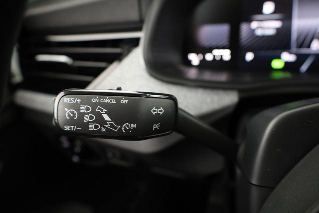 Skoda Kamiq Selection 1.5 TSI DSG Selection, LED, Kamera, 16-Zoll 
