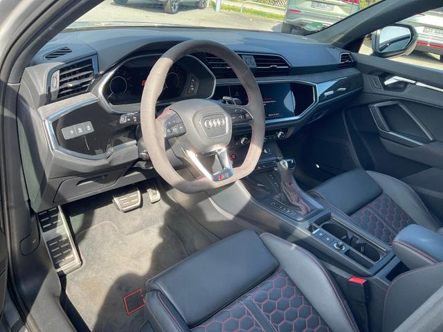 Audi RS Q3 Sportback - 2.5 TFSI quattro quattro, Matrix, Pano, SONOS, 21-Zoll, 1. Hand